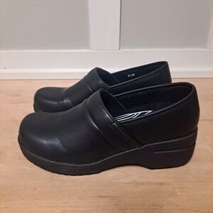 Easy Works by Easy Street Black Slip-On Clogs